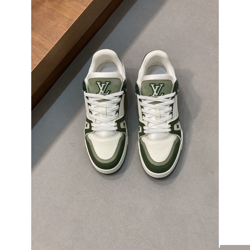 l**is V*t*n sneakers
